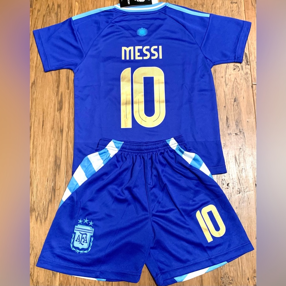 ARGENTINA MESSI YOUTH MEDIUM SIZE 26 KIDS SOCCER JERSEY - NEW WITH TAGS - Picture 1 of 4